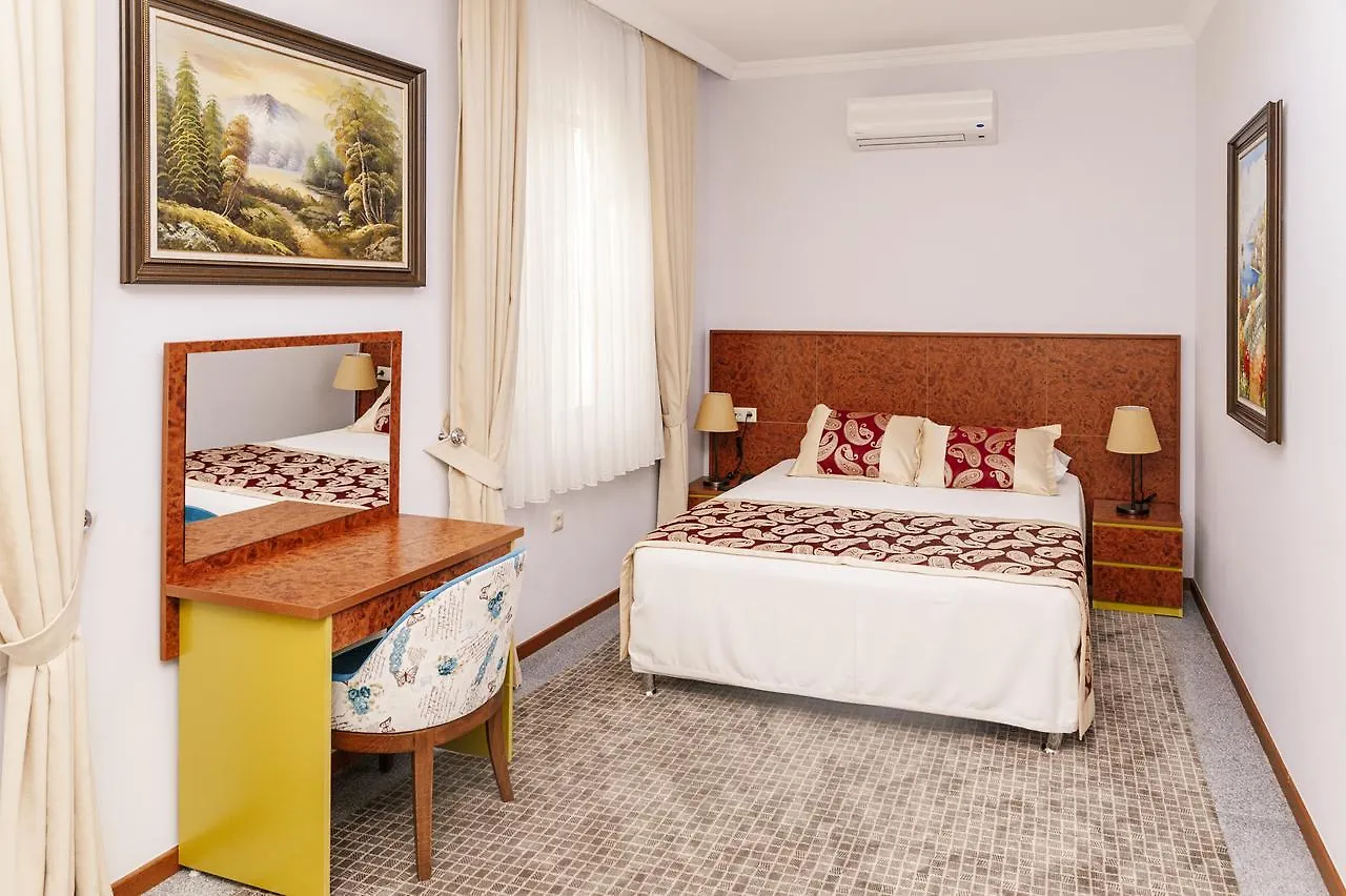 Hotel Marma Beach Ортакент 4*,